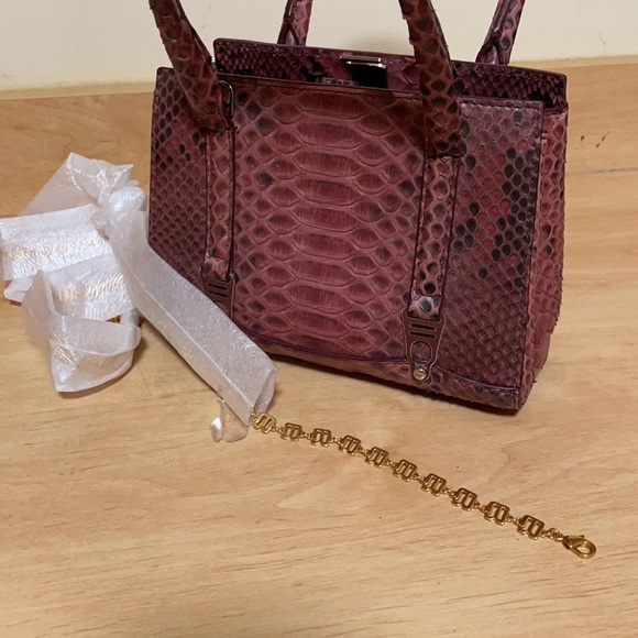 Gorgeous New La Perla Python Skin Mini Bag with gold chain and mirror included. - Picture 5 of 6